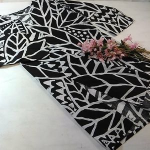 Blossom Boutique Tunic  size s